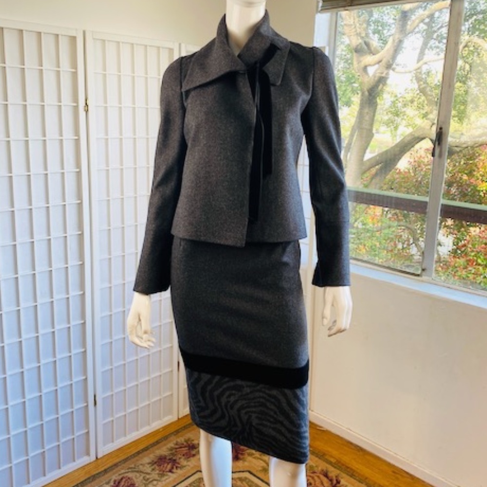 Vintage Jean Louis Scherrer gray wool/cashmere tailored suit w/velvet ribbon, 36